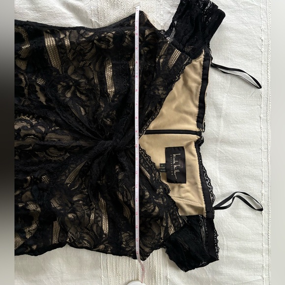 Nicole Miller Tempted By You Lace Gown in Black and Nude 16 - Picture 13 of 16